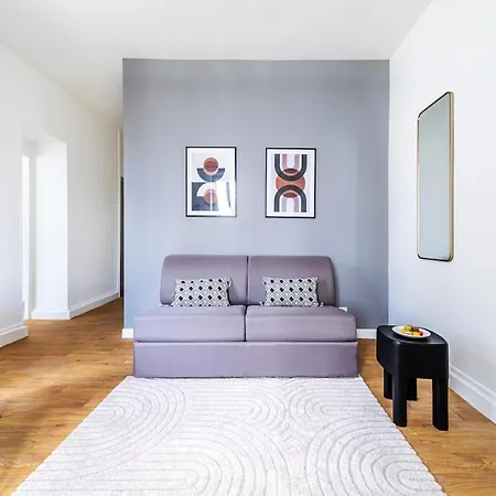 Comfortable Just Outside Paris In